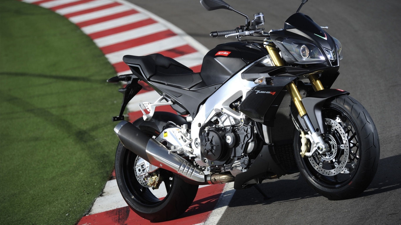 Спортивный мотоцикл Априлия на треке  обои