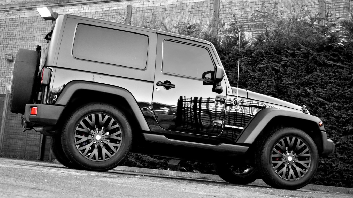 Черный внедорожник обои