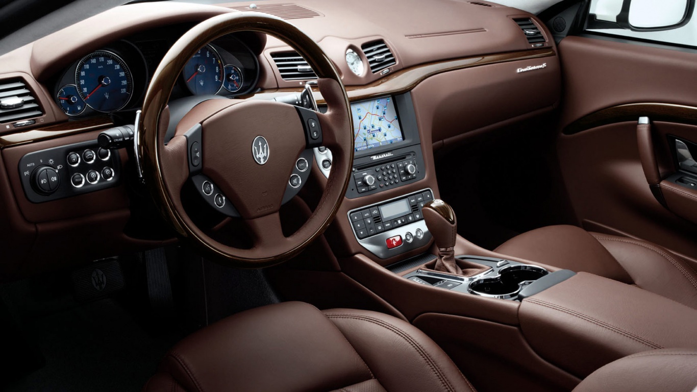 Салон Maserati Granturismo обои