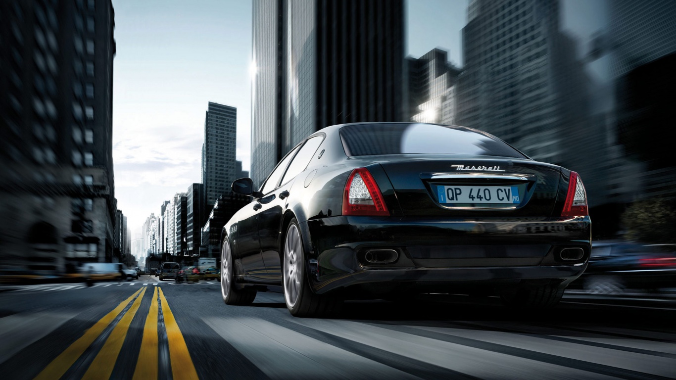 Maserati Quattroporte в городе обои