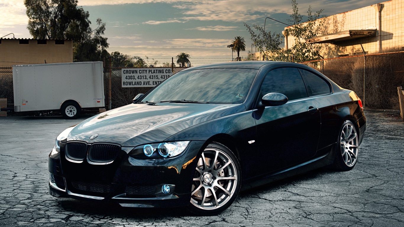 Чёрный БМВ обои