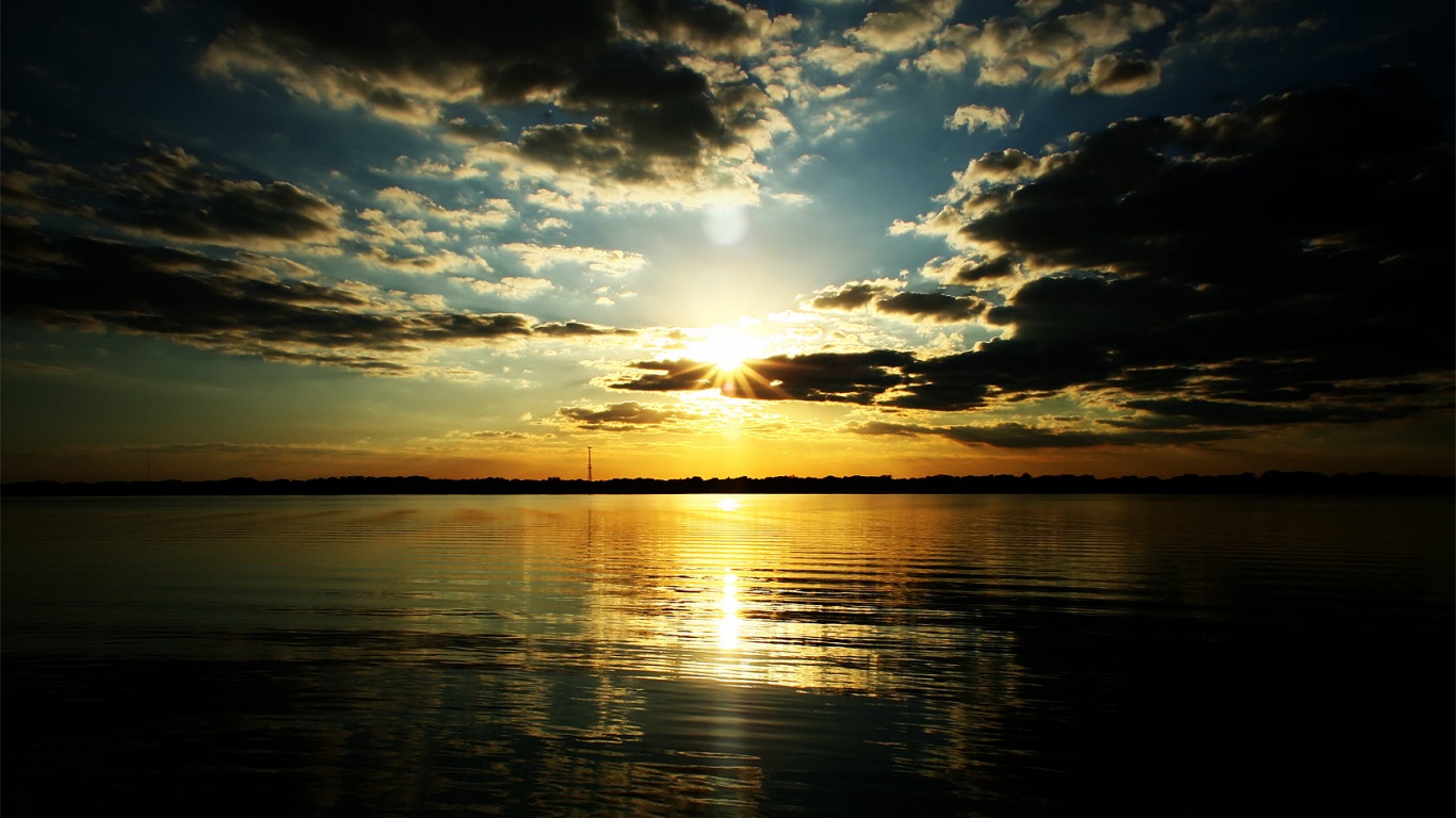 Закат над озером обои