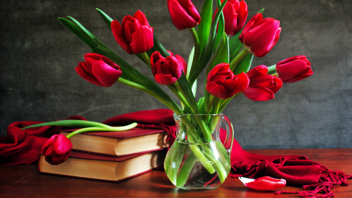 Букет красных тюльпанов обои
