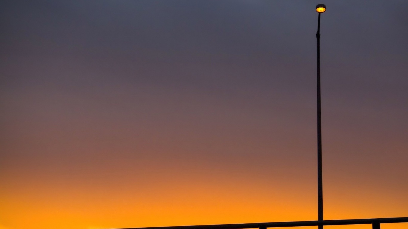 Одинокий фонарь обои