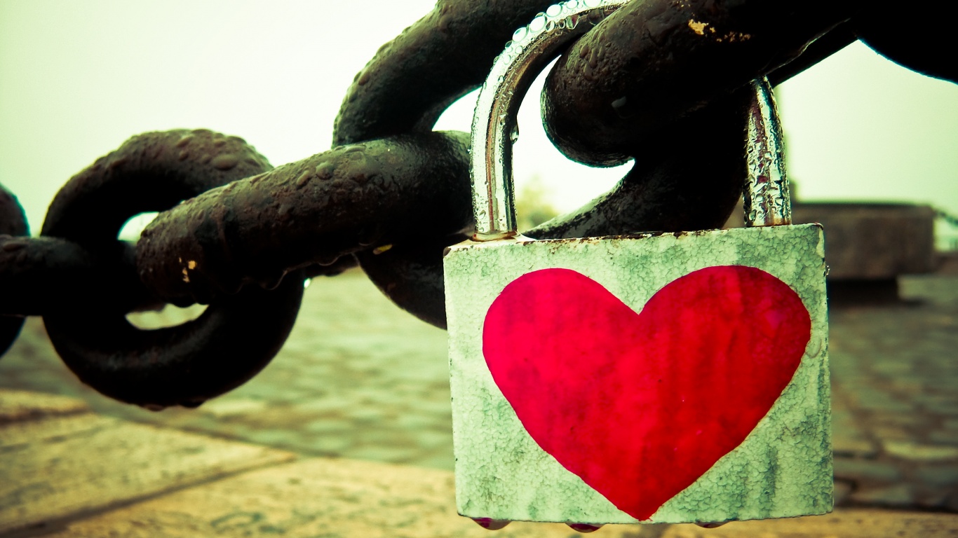 Замочек для влюбленных обои