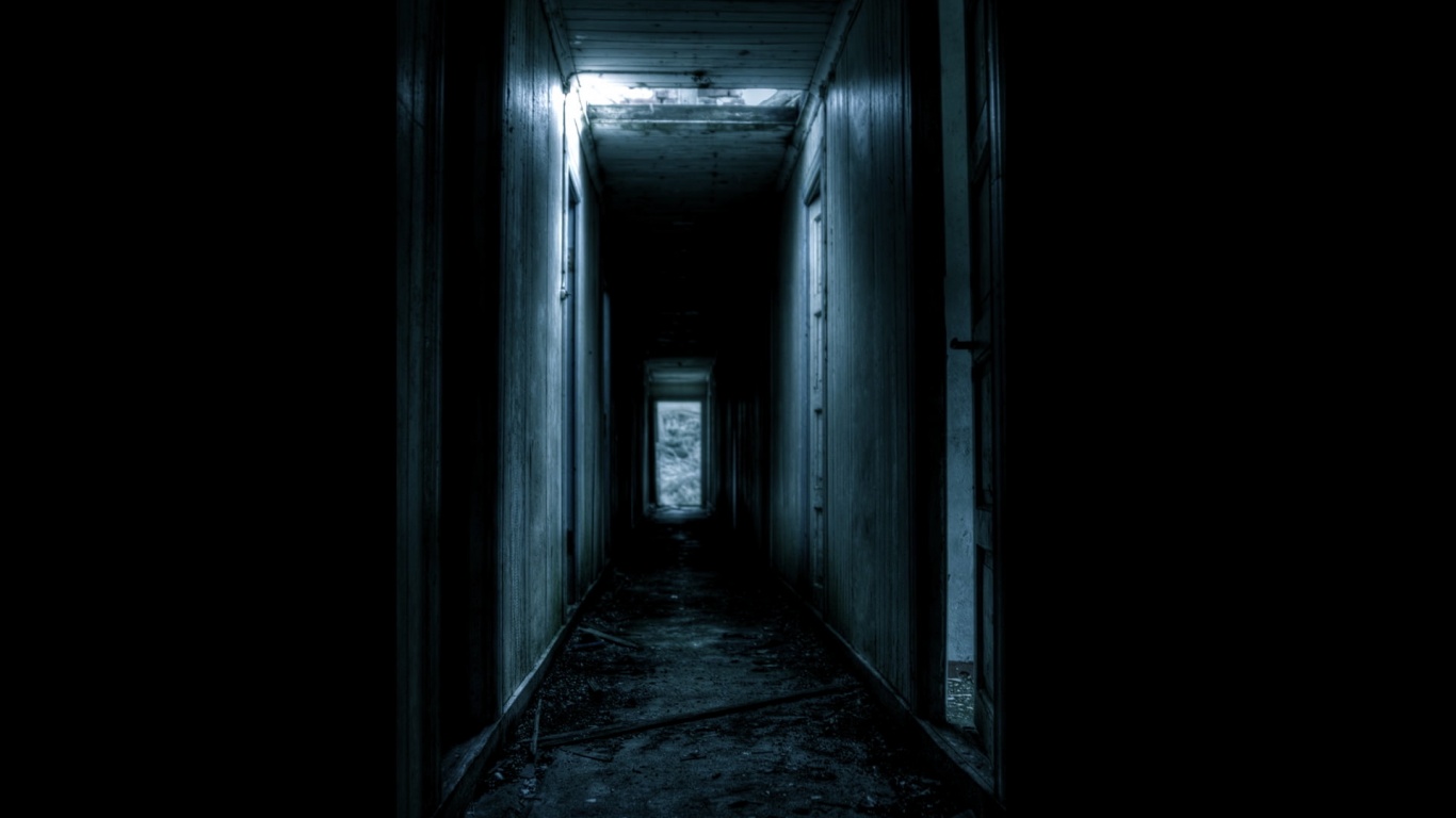 Страшный коридор обои