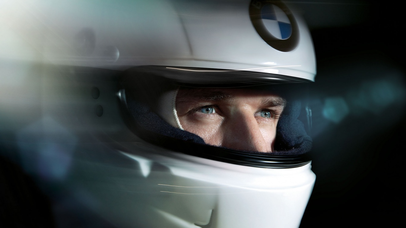 Гонщик BMW обои