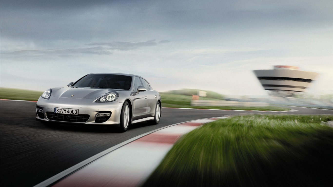 Автомобиль на треке обои