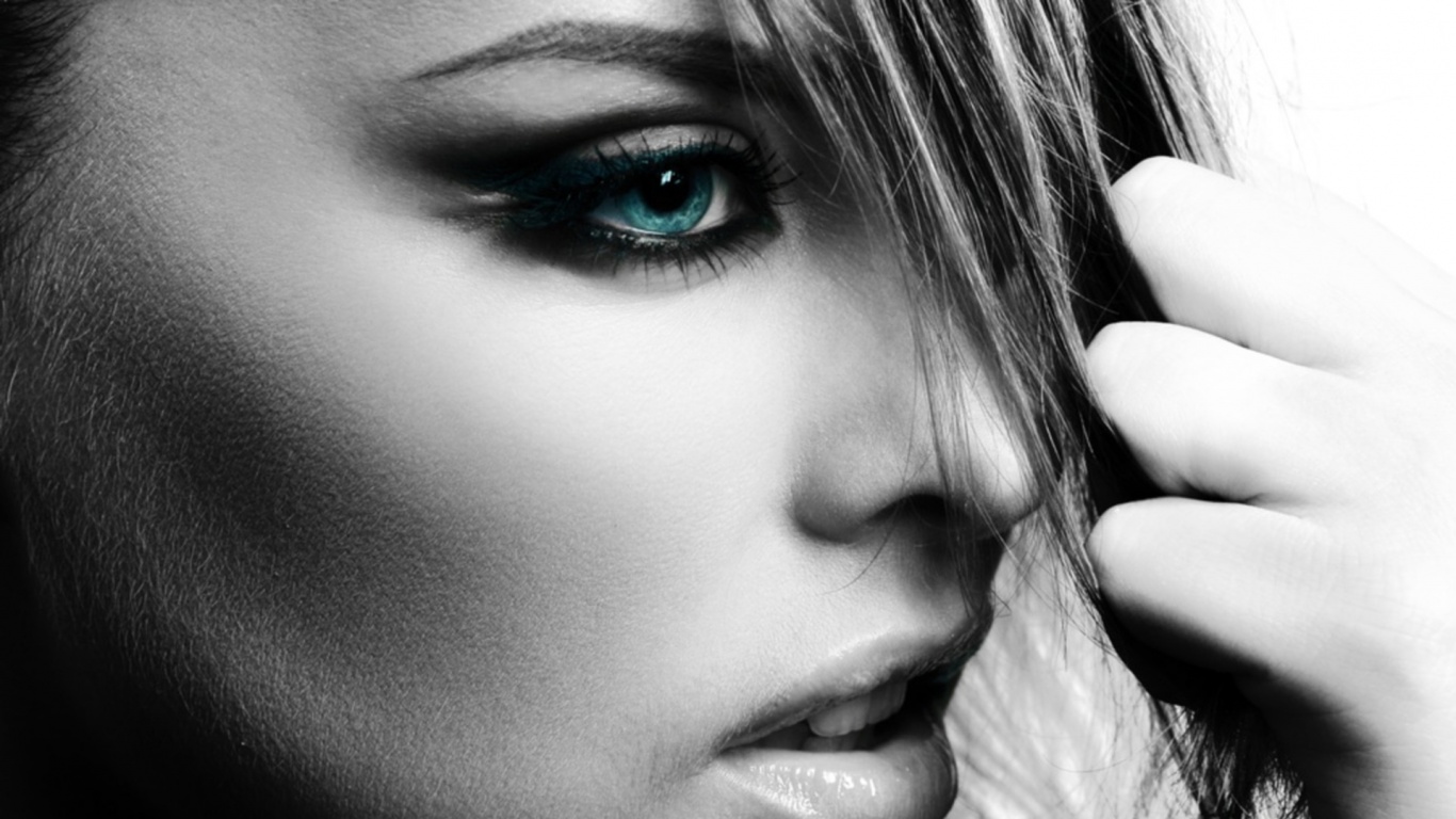 Глаза цвета моря обои