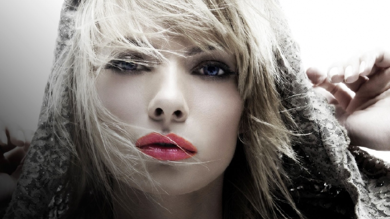 Девушка с красными губами обои