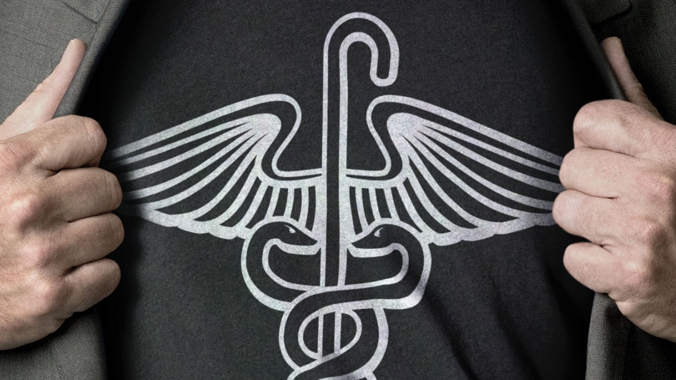 Футболка со змеями и тростью обои