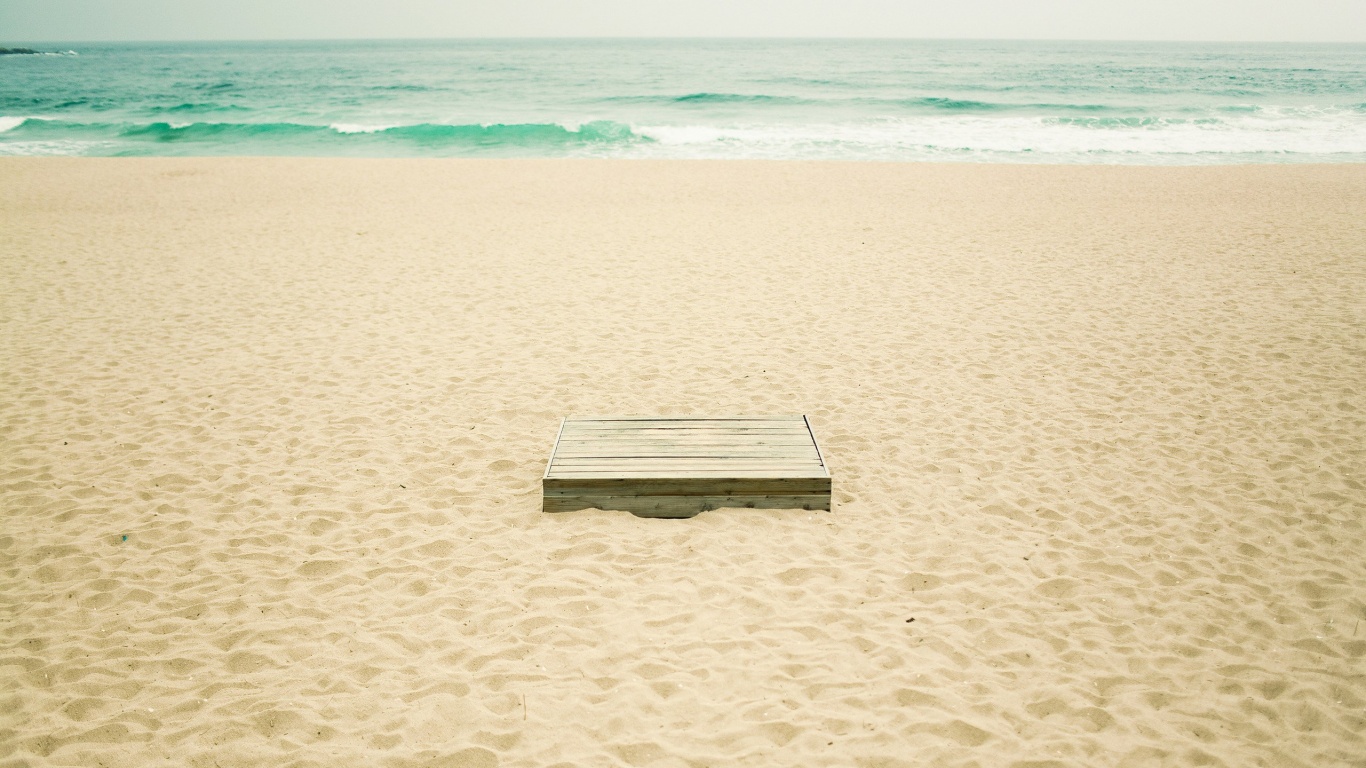 Ящик на пляже обои