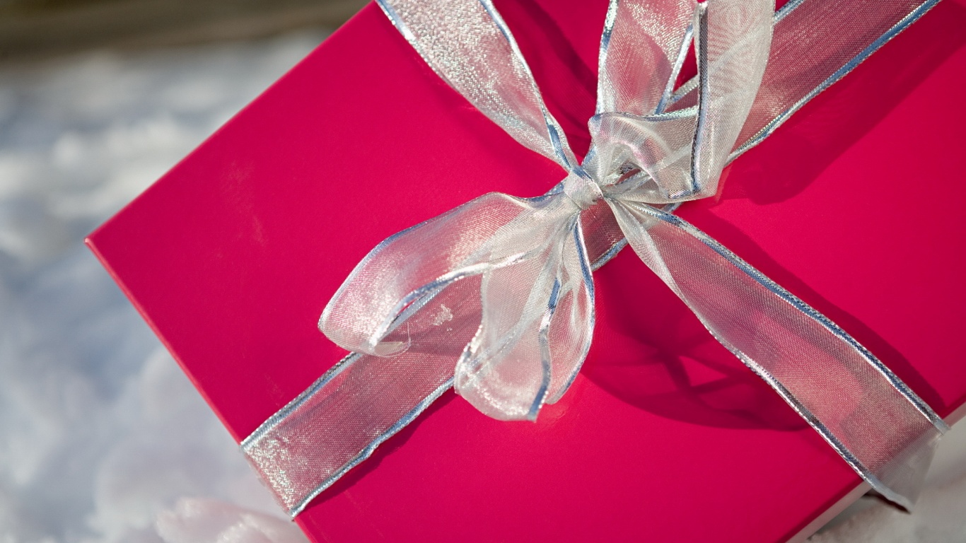 Розовый подарок обои