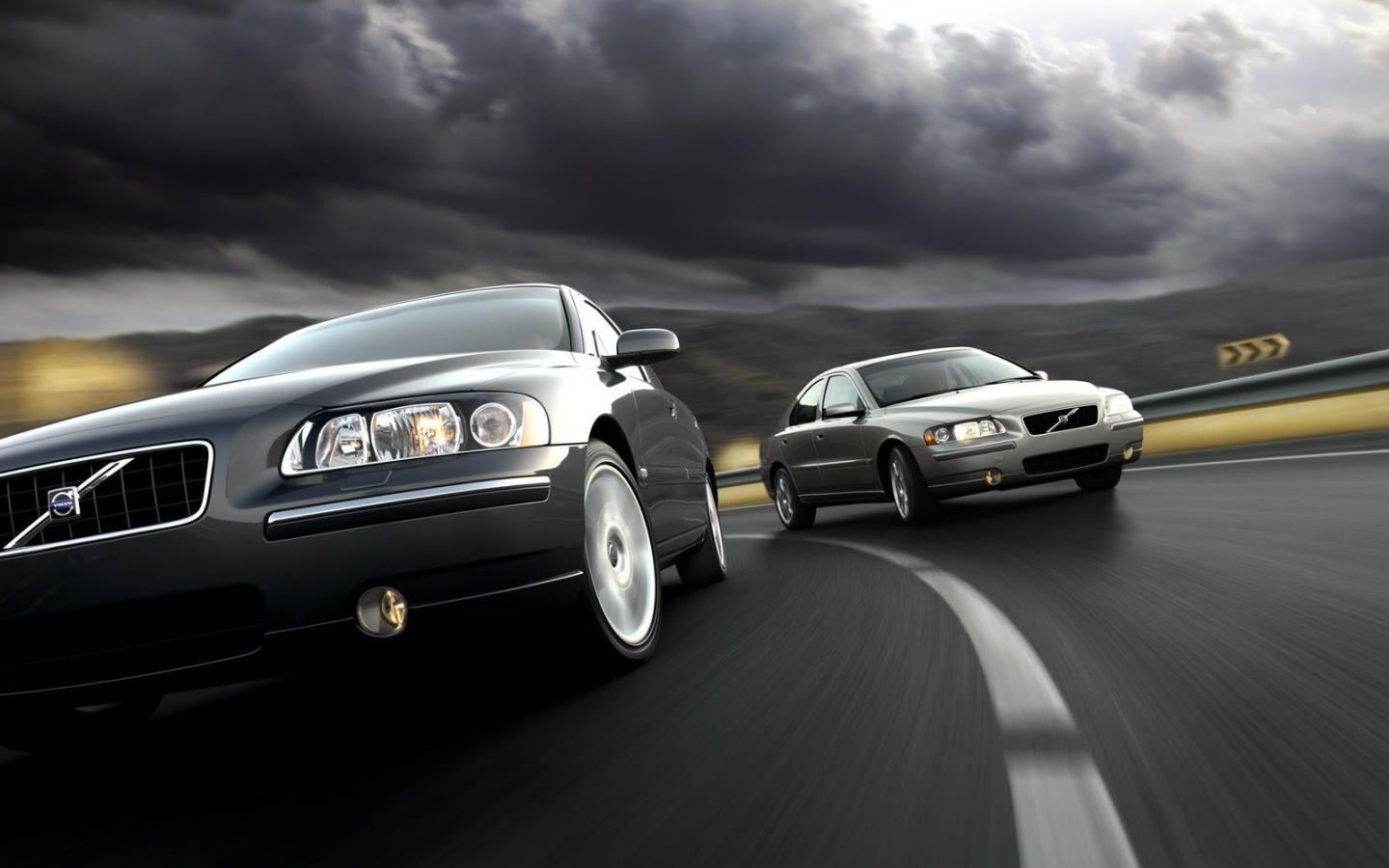 Два седана вольво на повороте обои
