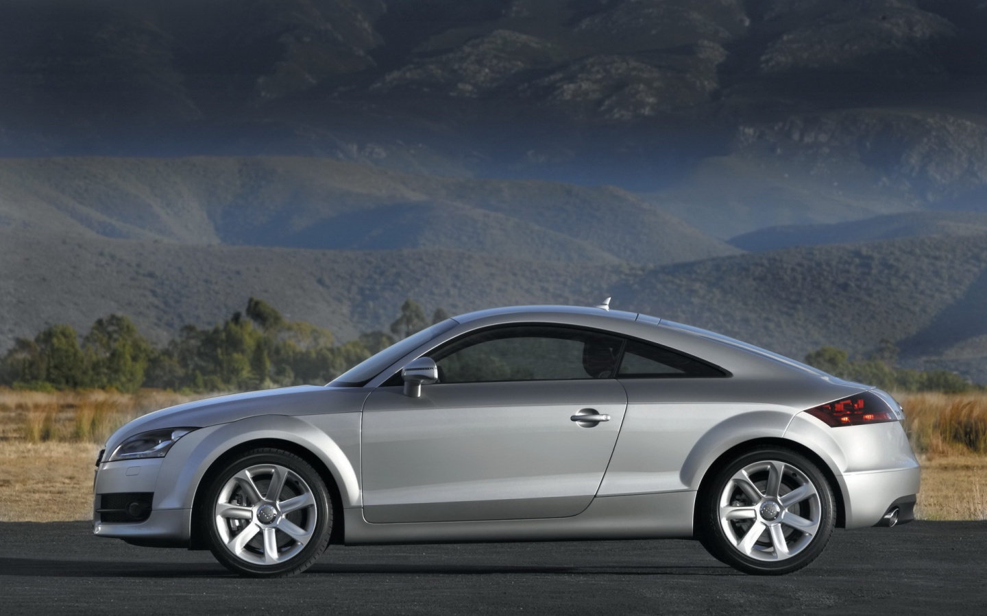 Трехдверный ауди обои