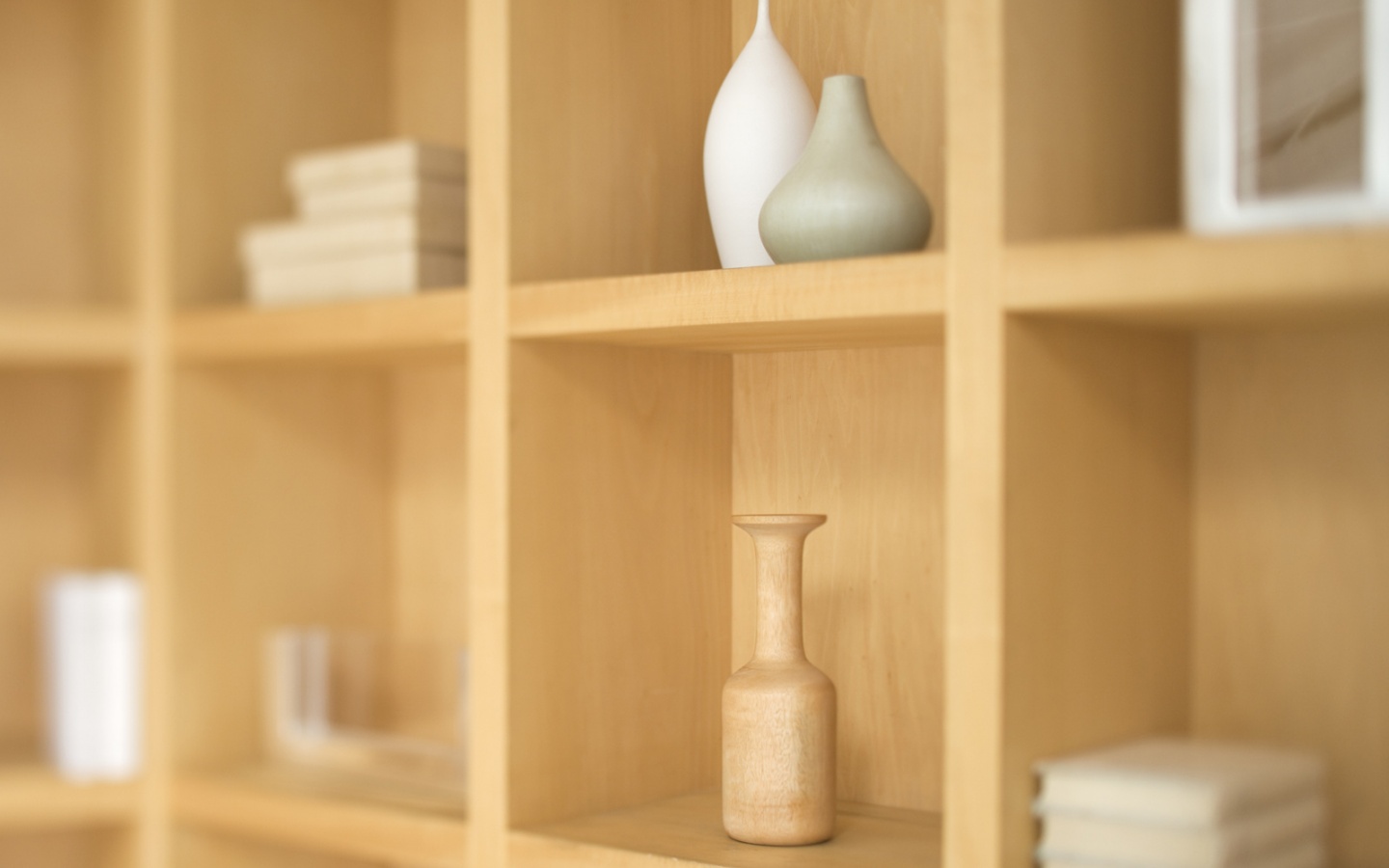 Вазы и книги обои