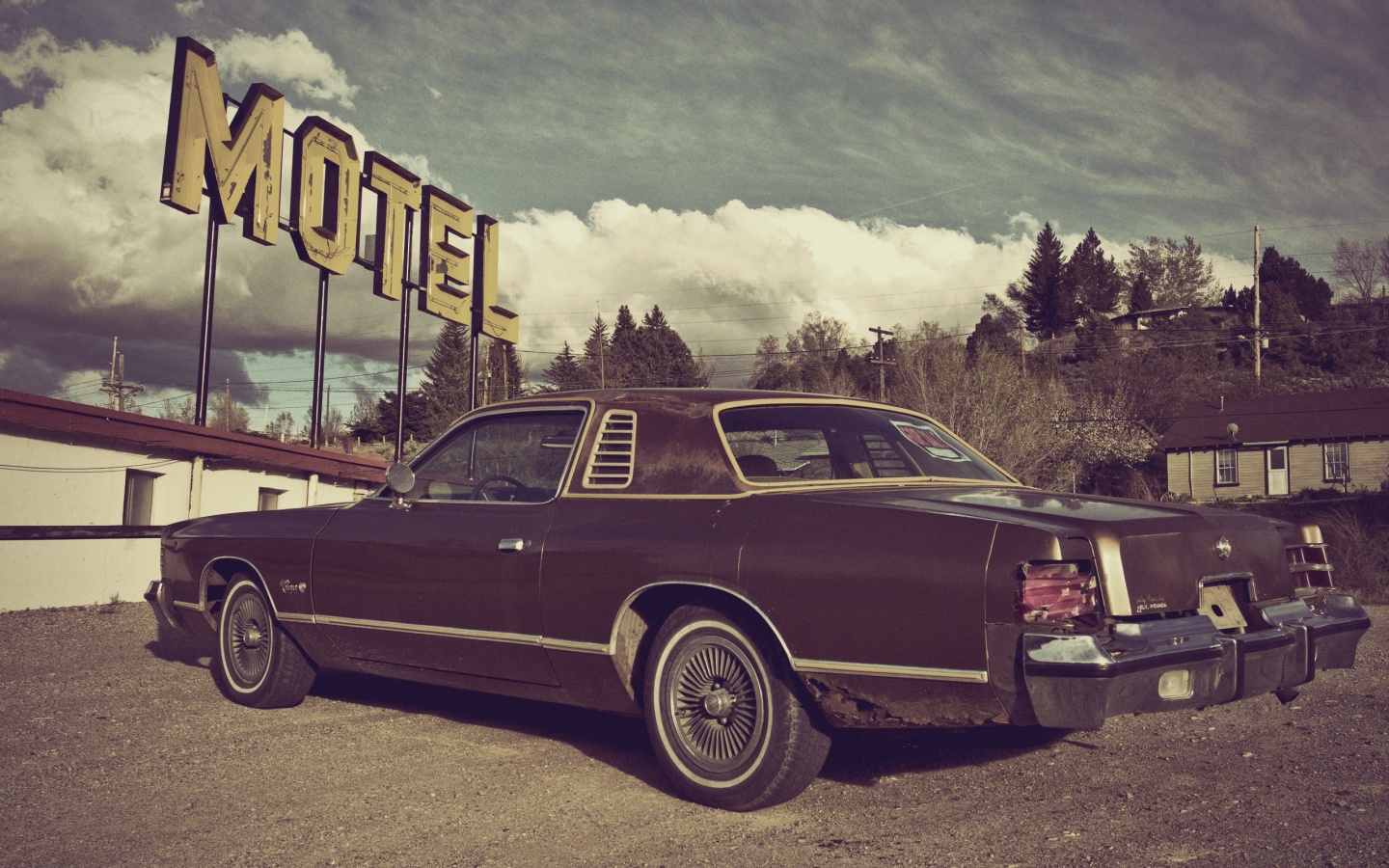 Олдскульный Dodge около мотеля обои