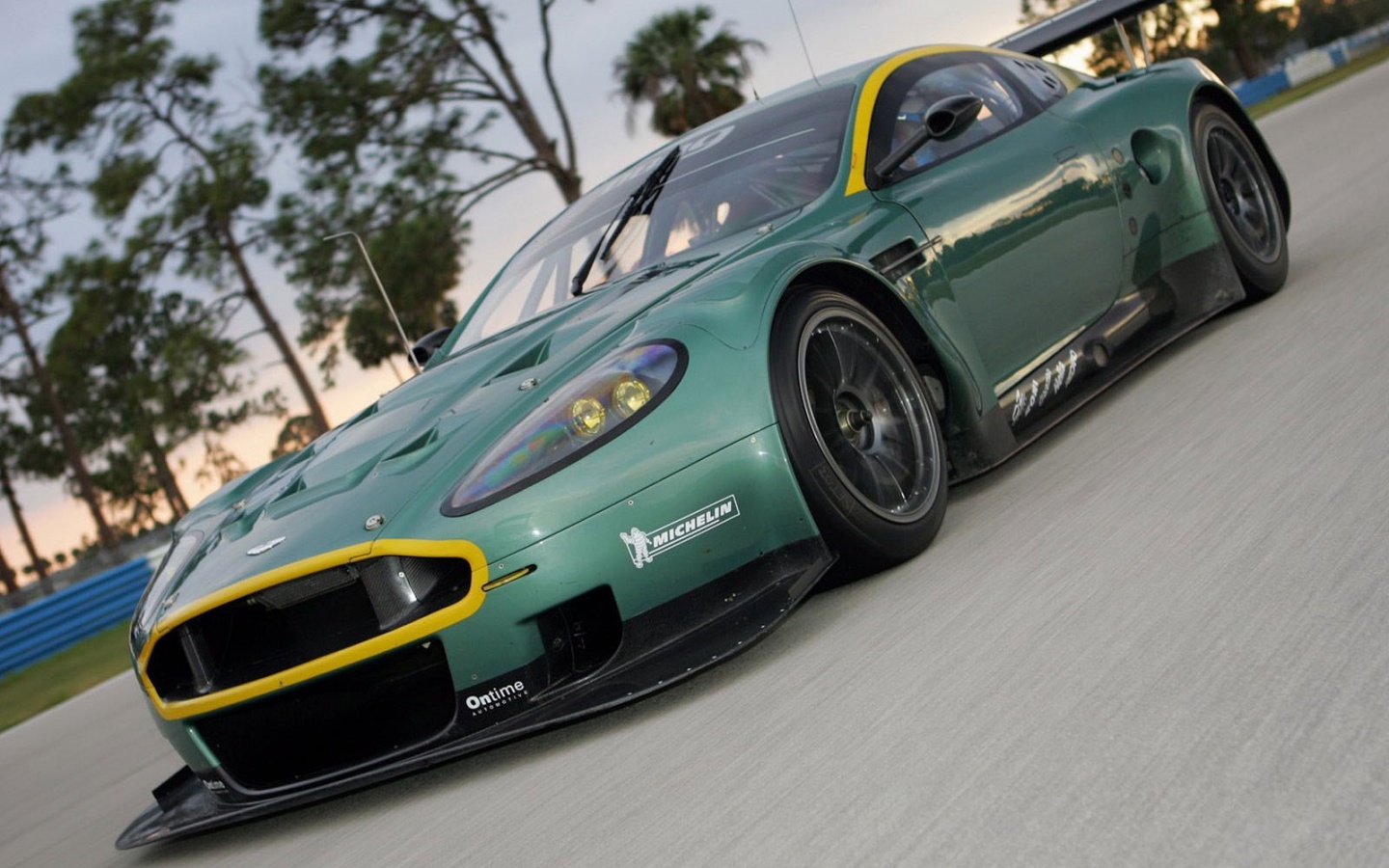 Aston Martin обои