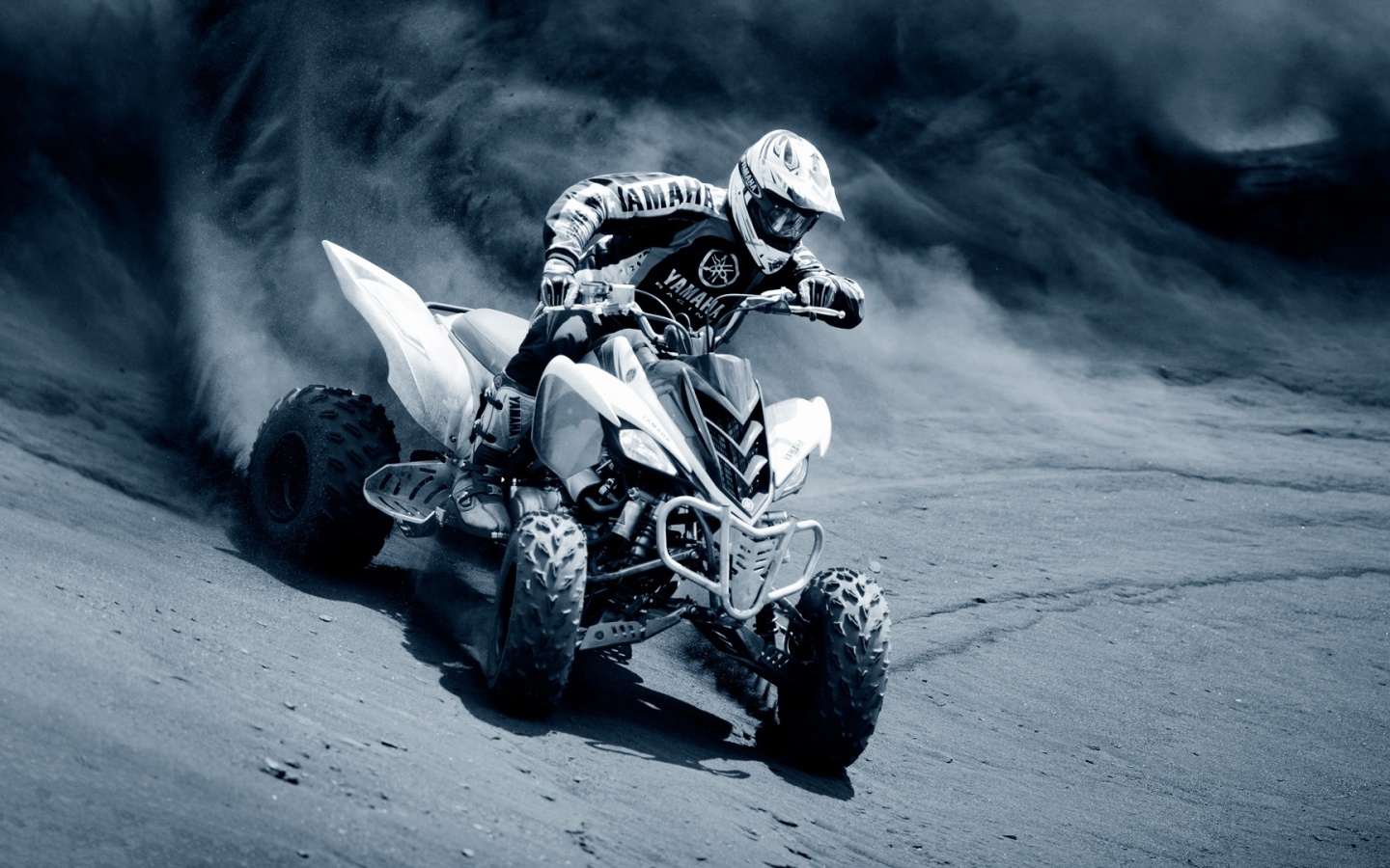 Спортсмен на квадроцикле обои