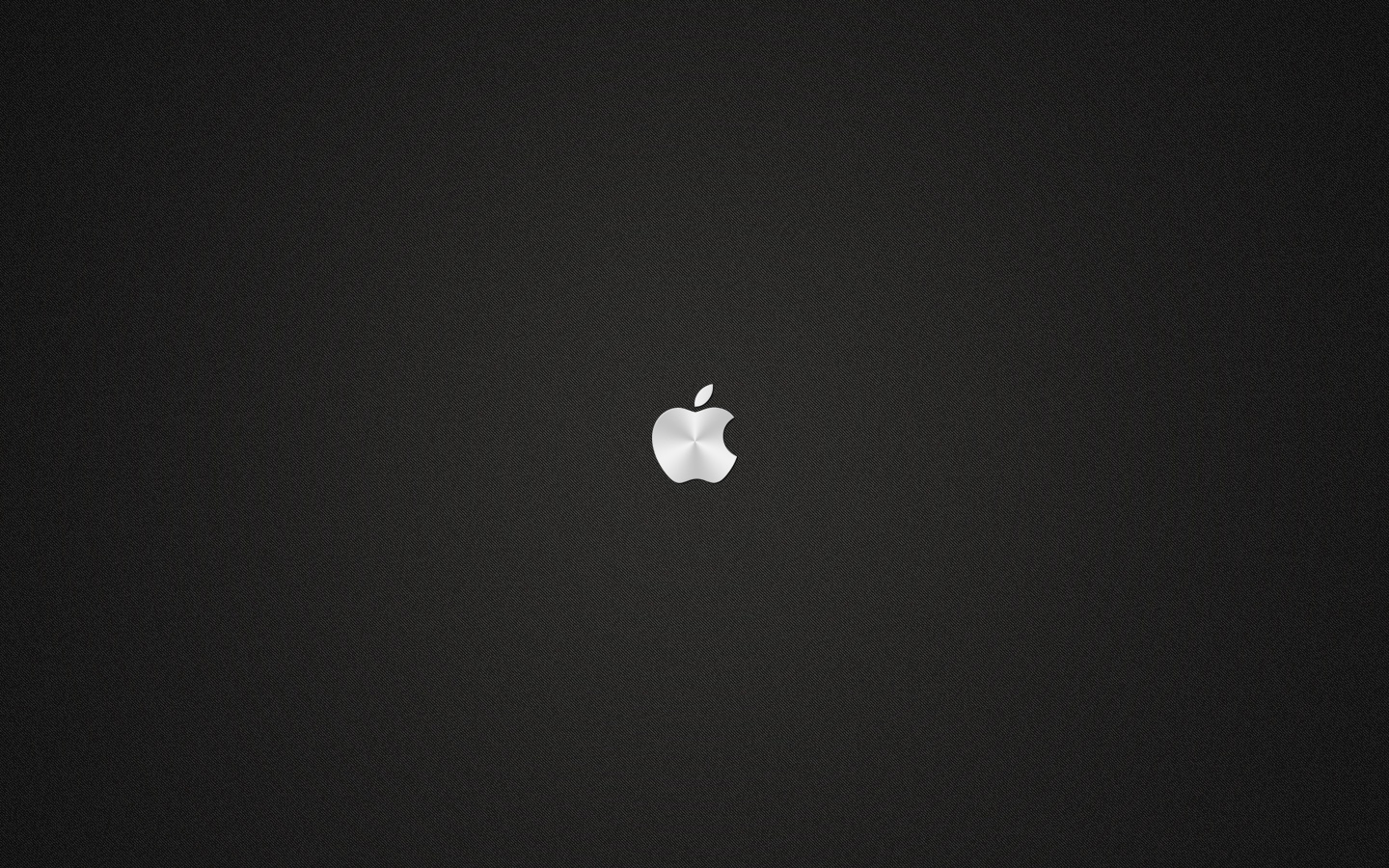 Темный фон - светлое яблоко обои