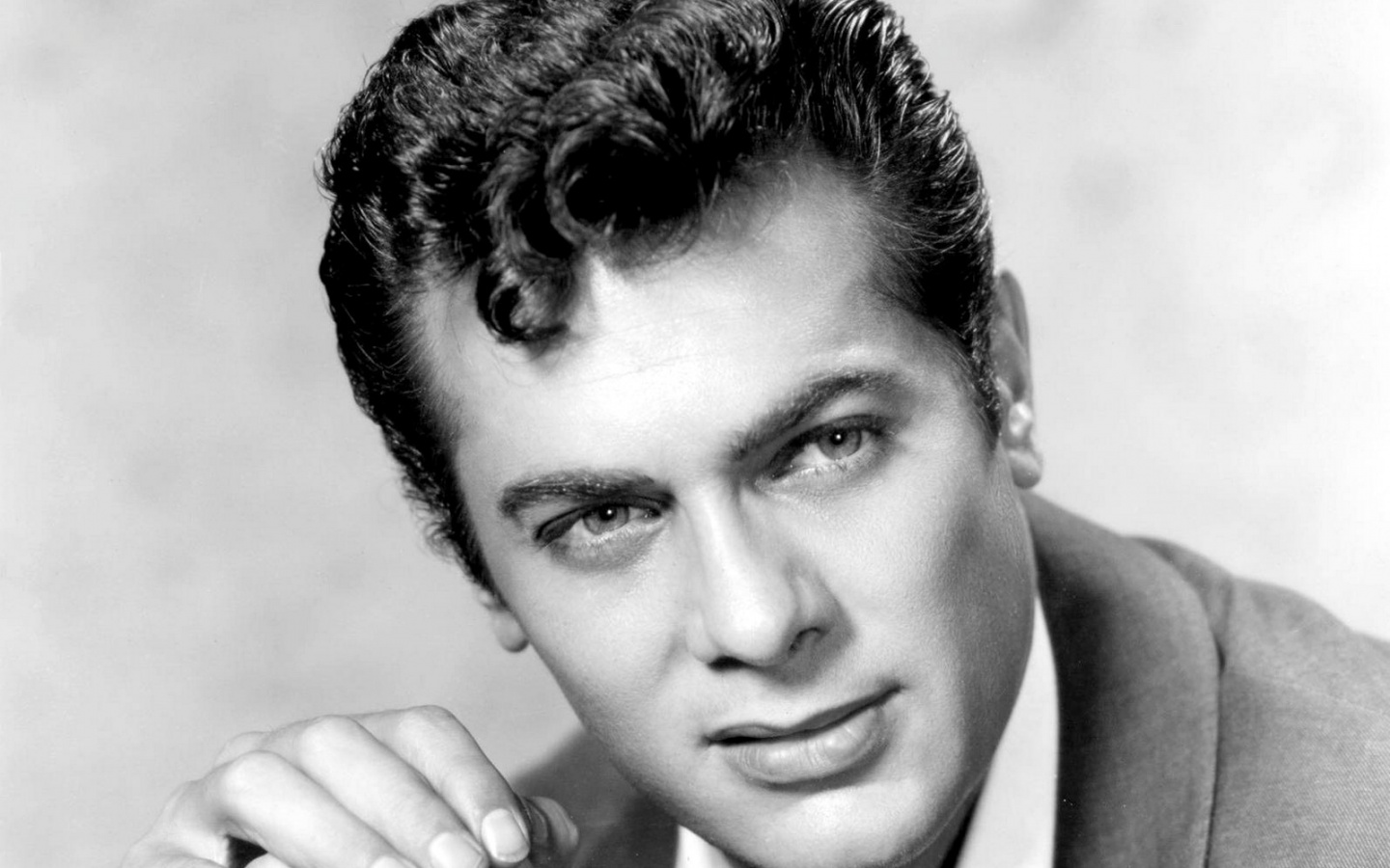 Чёрно белое фото Тони Кёртиса обои