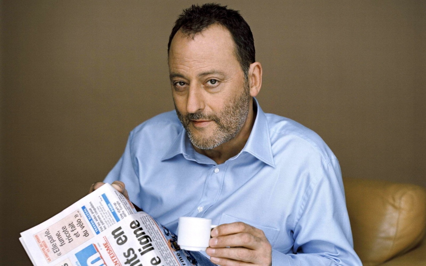 Жан рено пьет кофе обои