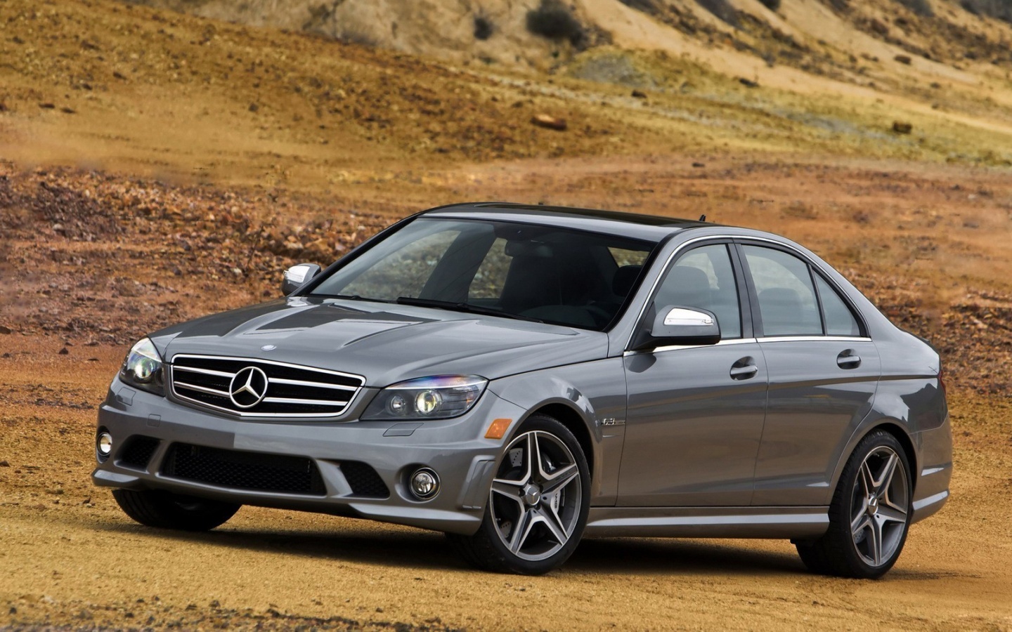 Мерседес в карьере обои