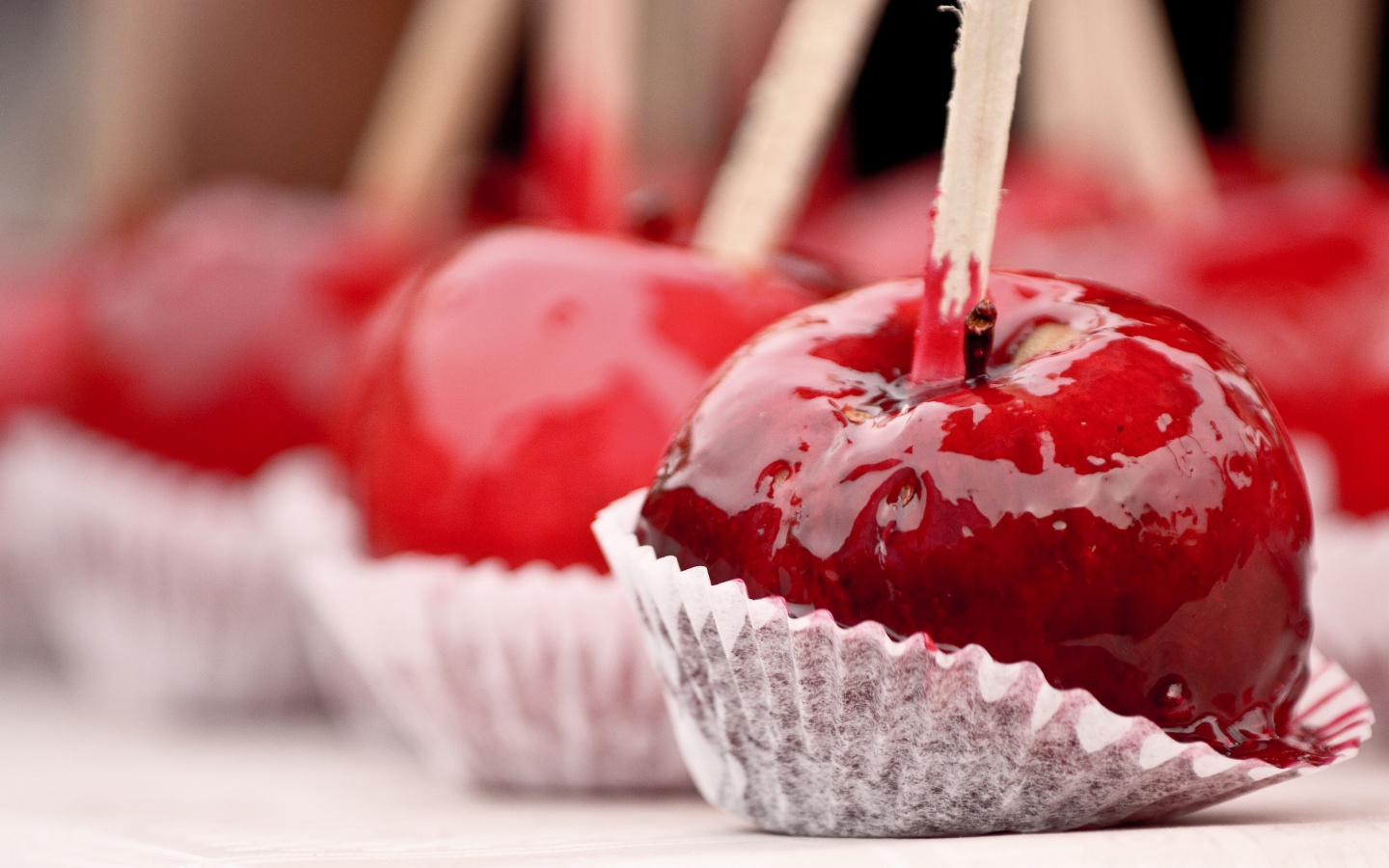 Яблочко в карамели обои