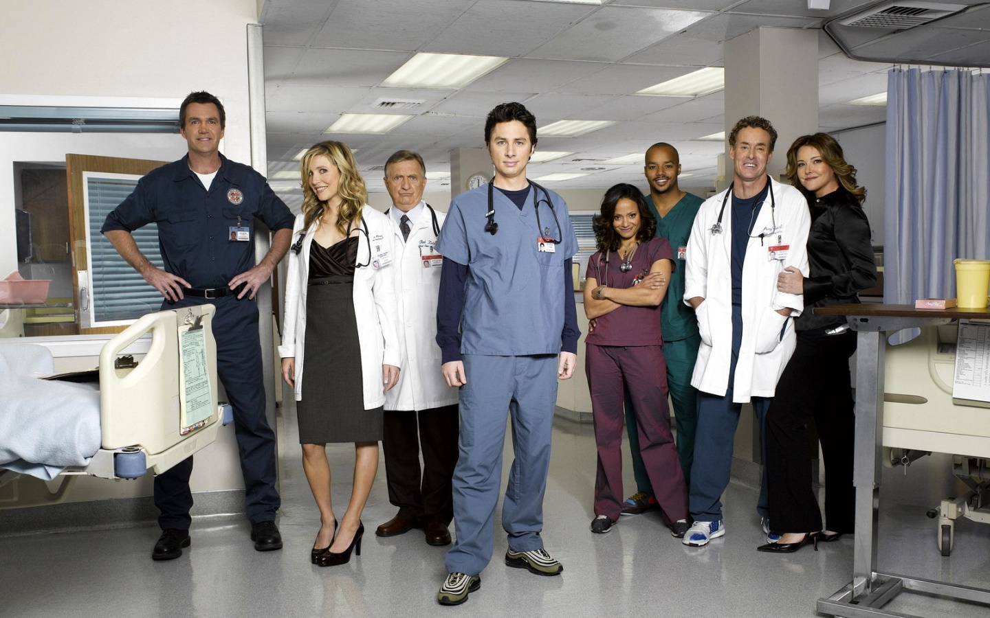 Герои сериала Клиника обои