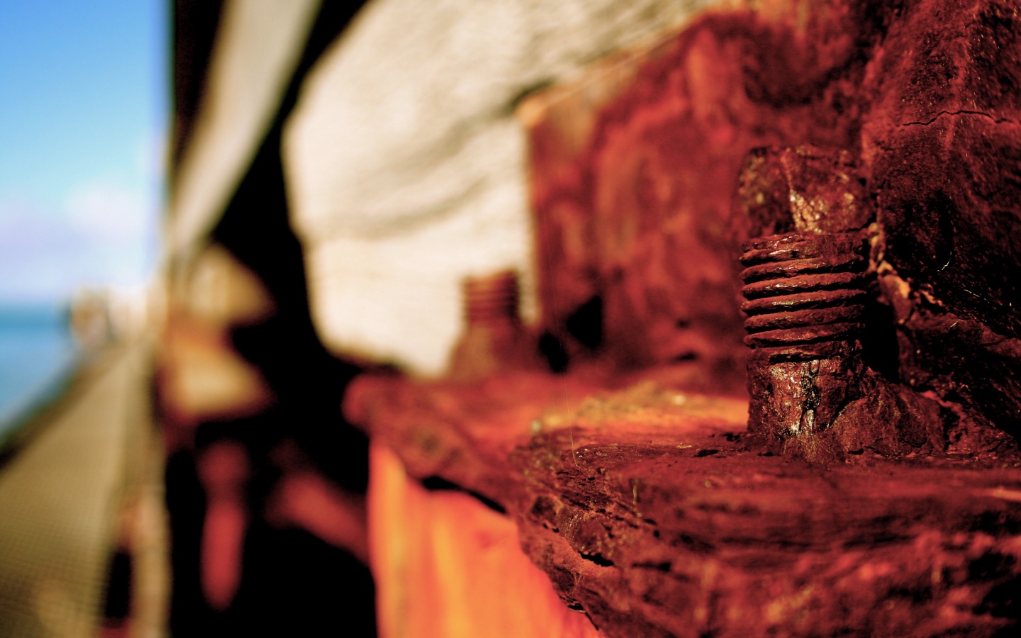 Проржавевшие болты обои