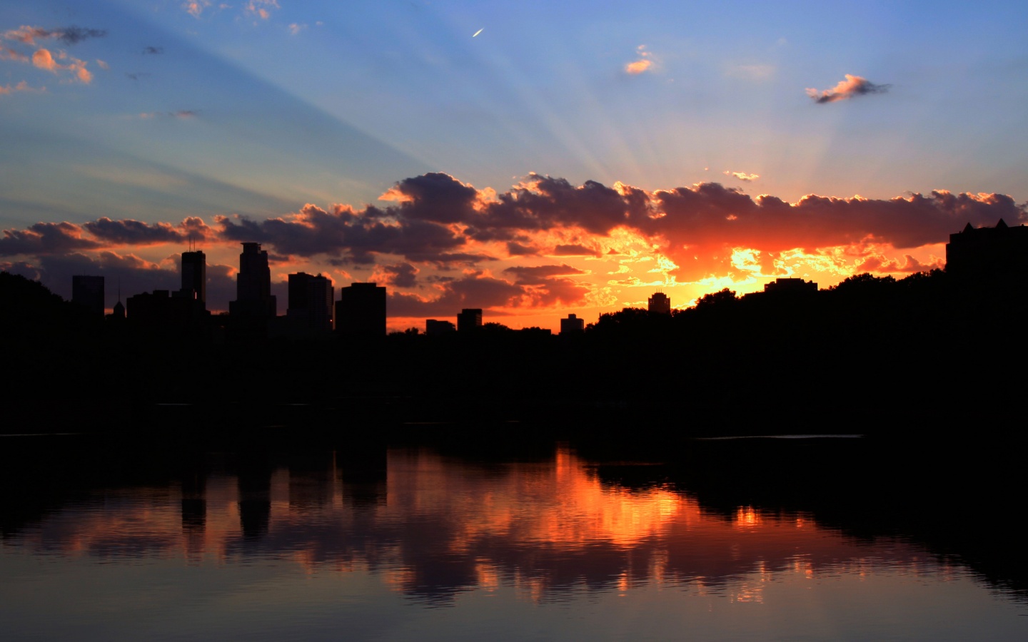 Закат над городом обои