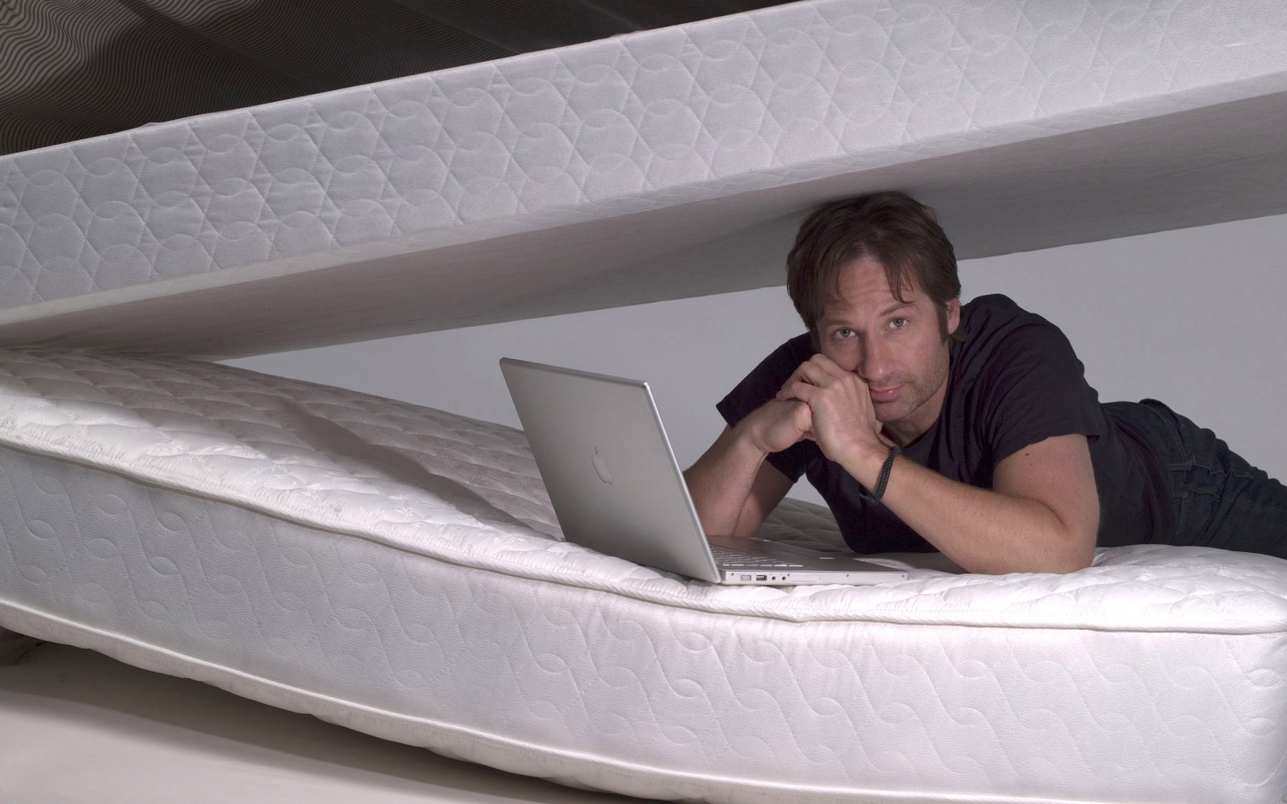 Дэвид Духовны обои