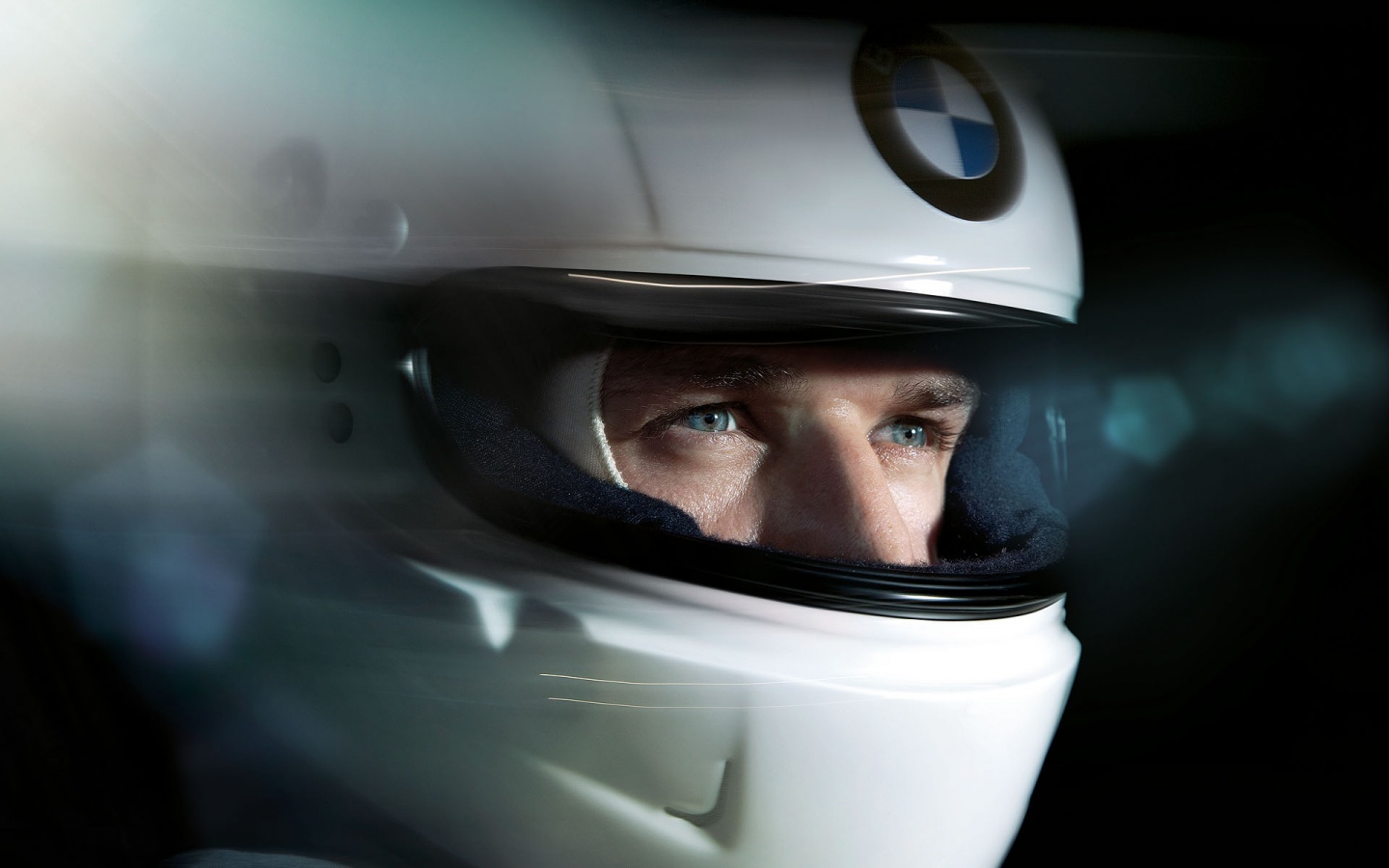 Гонщик BMW обои