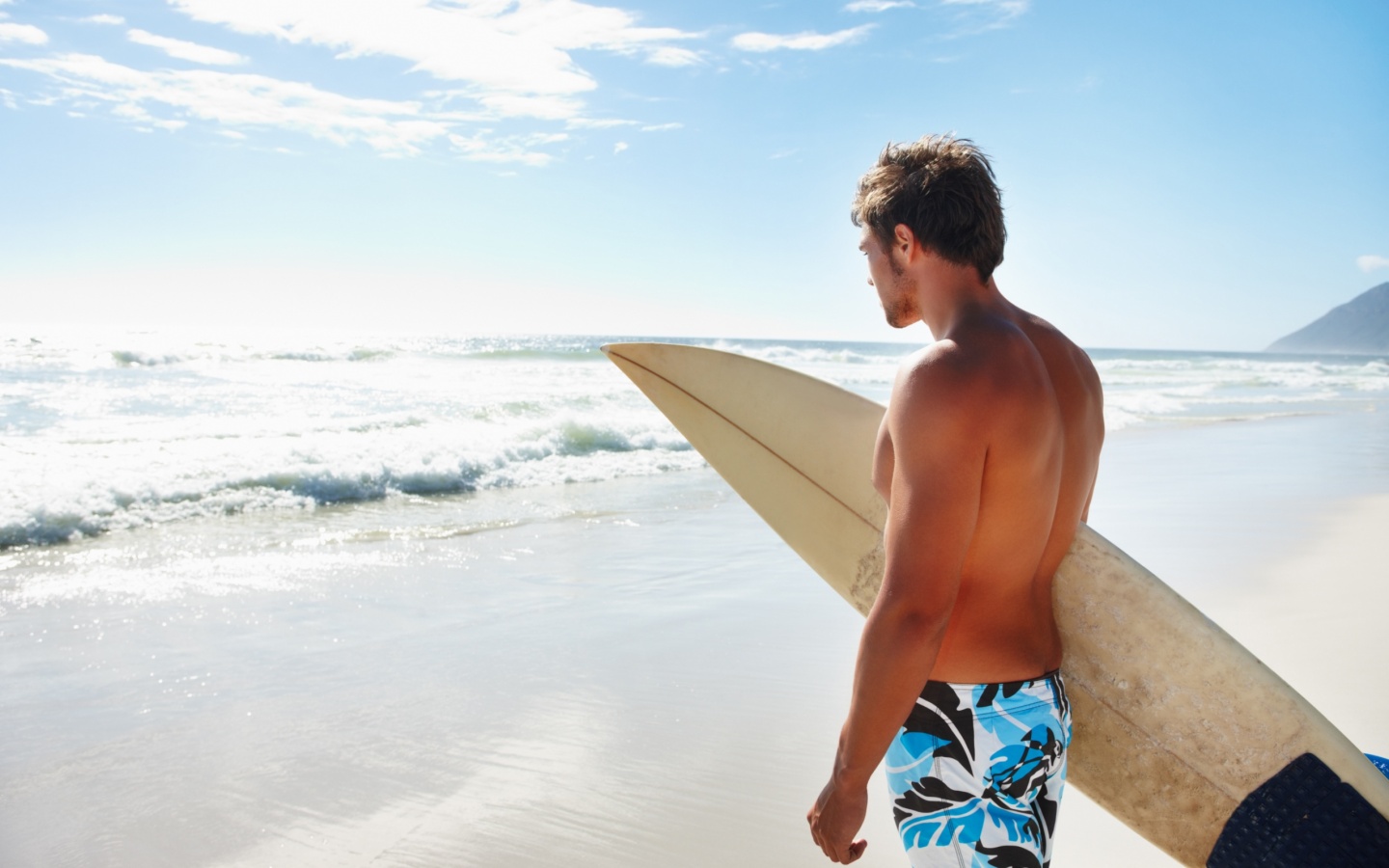 Собирается оседлать волну обои