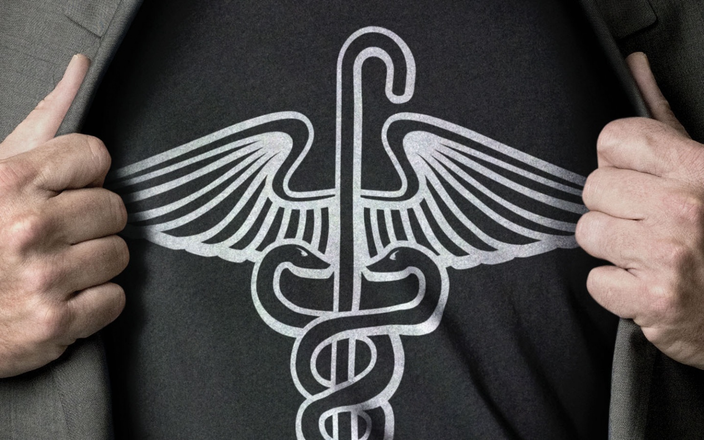 Футболка со змеями и тростью обои