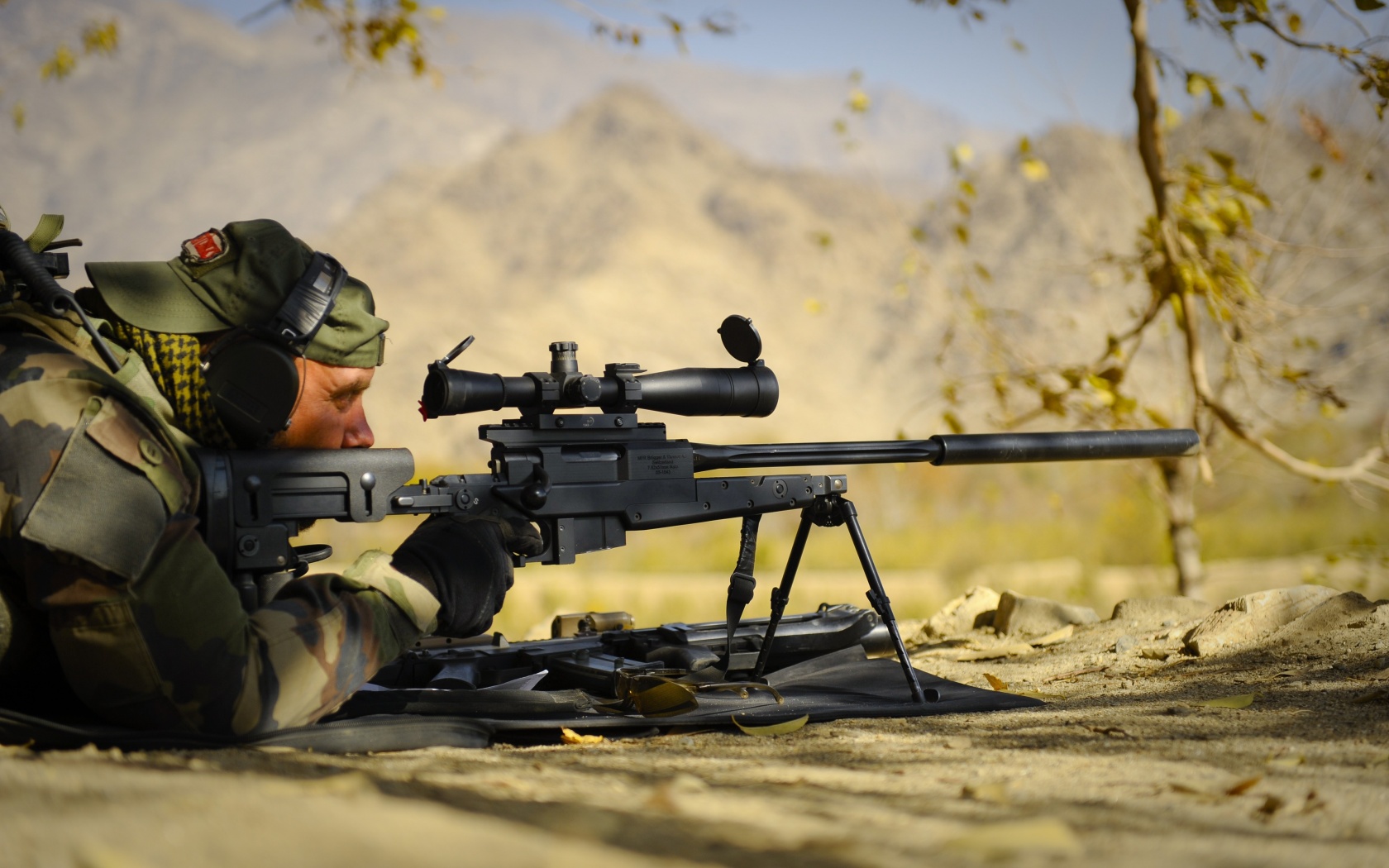 Стрелок в засаде обои