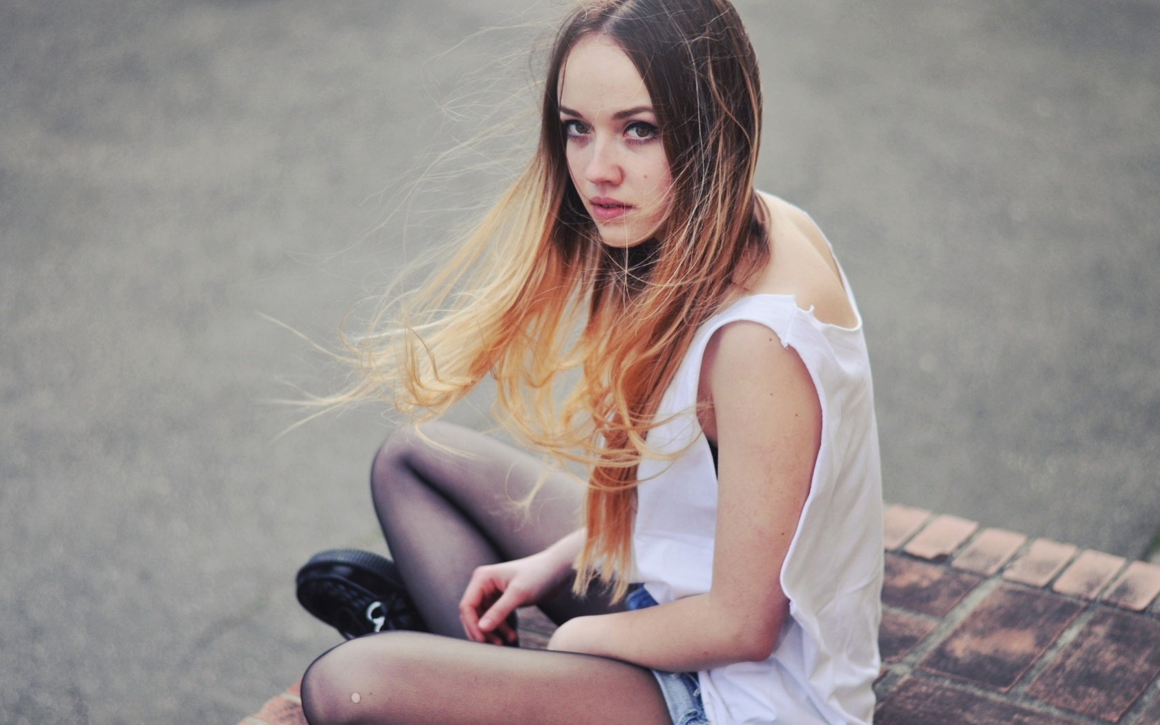 Девушка в образе модели обои