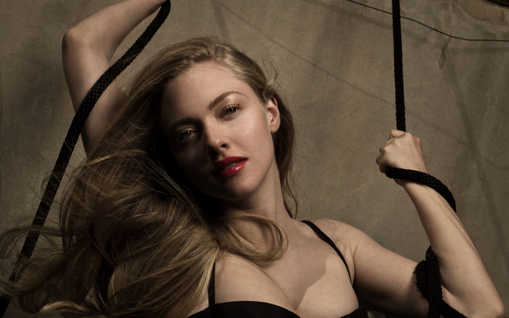 Аманда Сейфрид обои