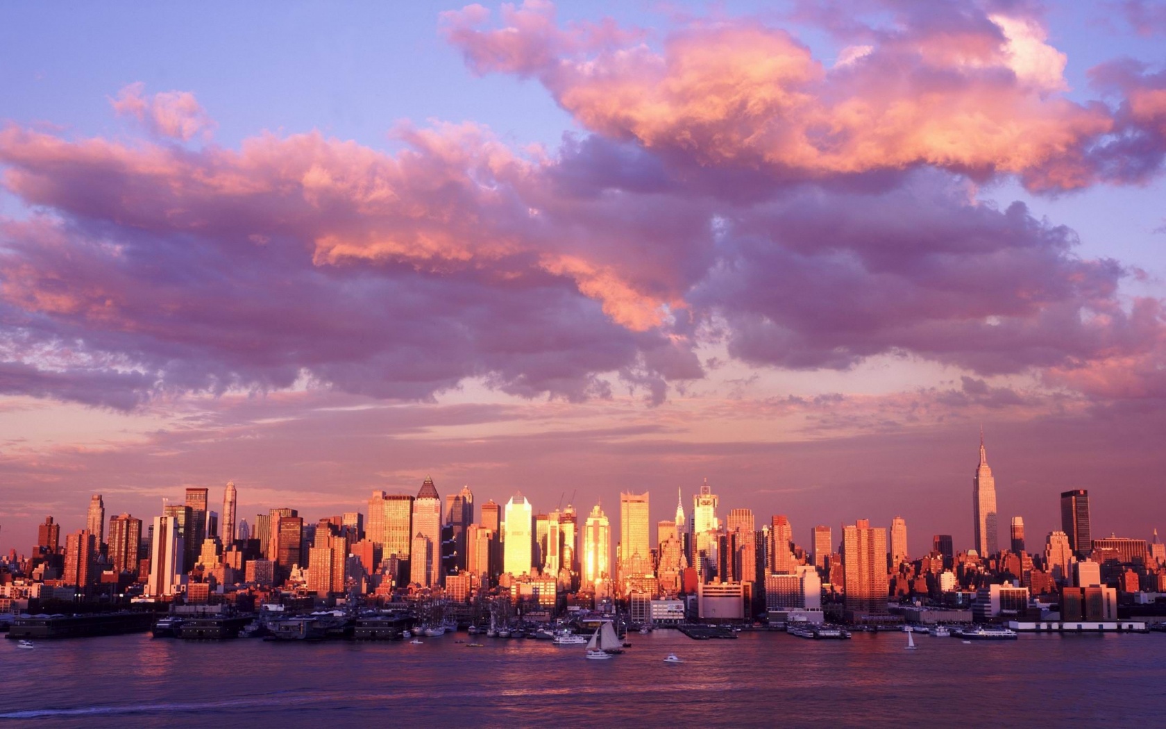 Панорама города на закате обои