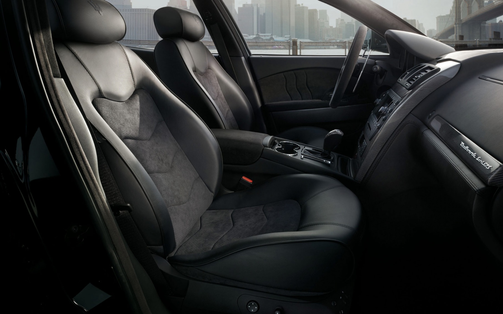 Салон мазерати quattroporte обои