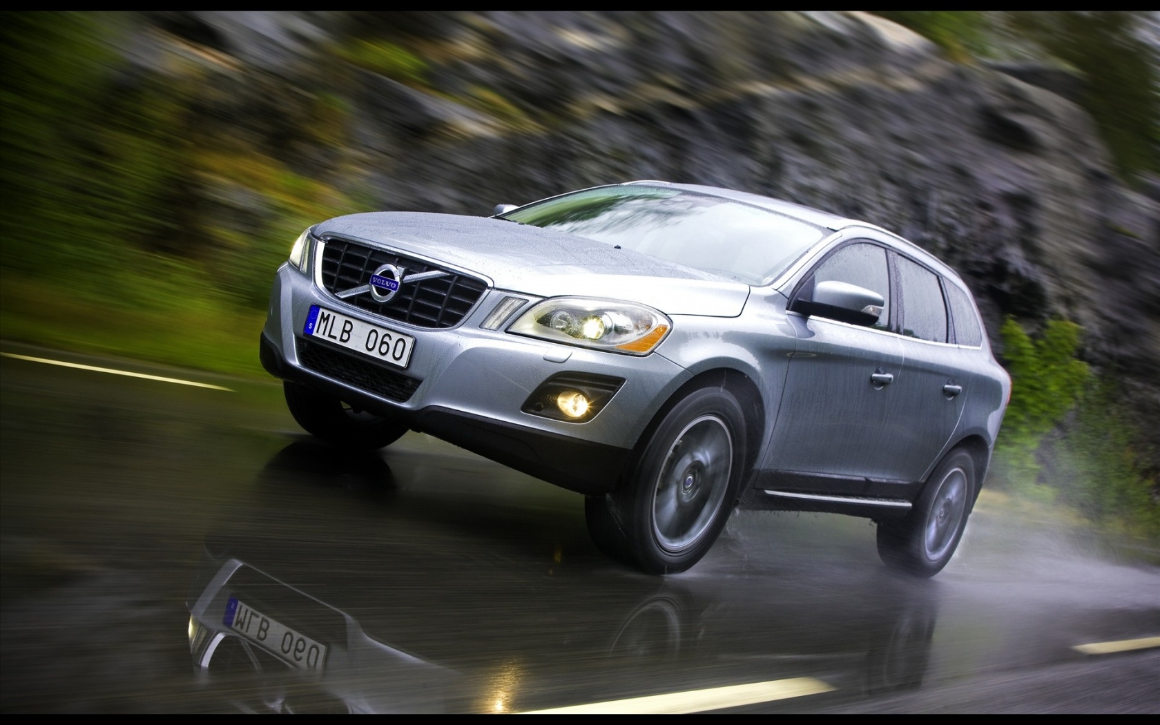 Кроссовер Вольво обои