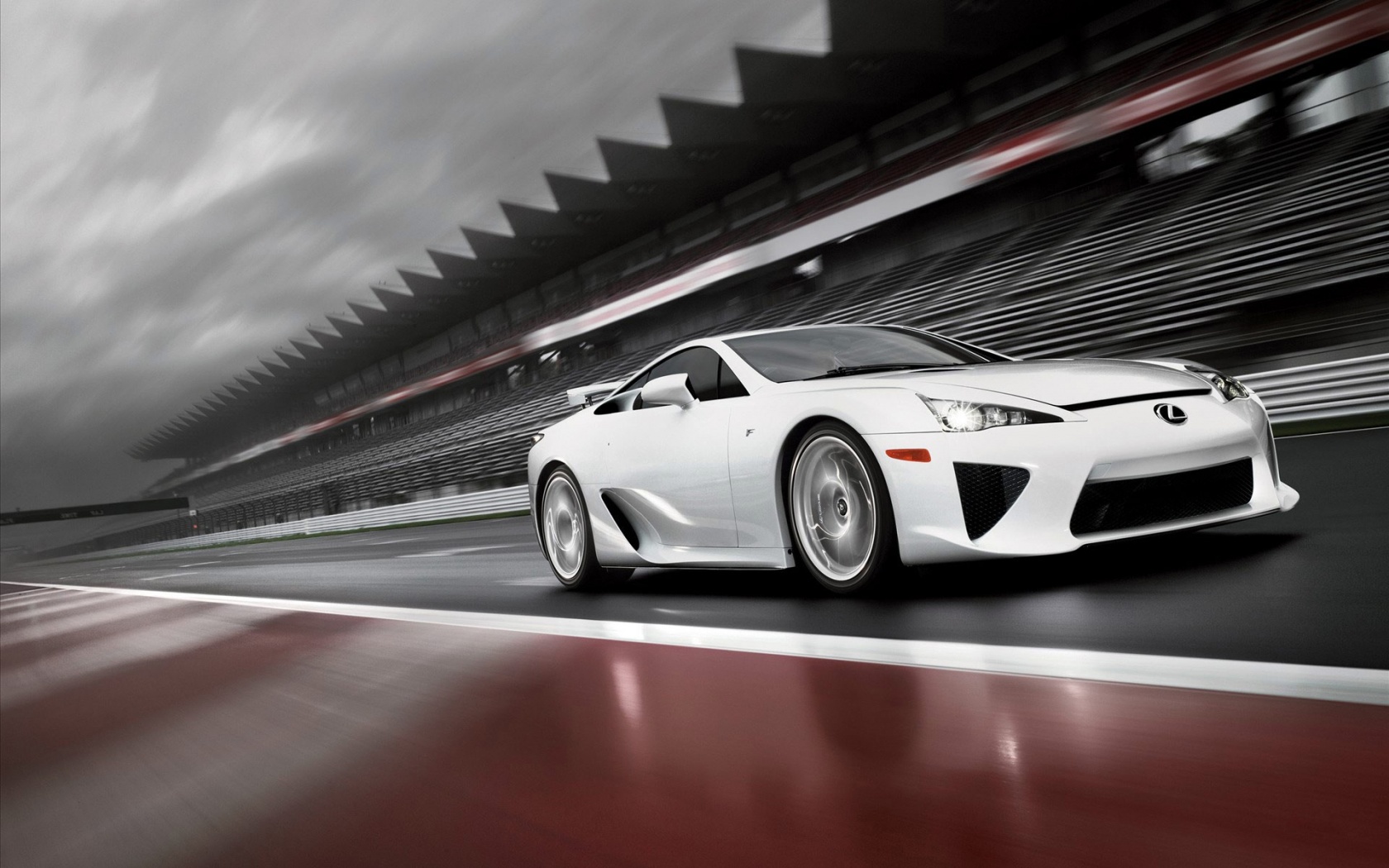 Lexus LFA на тарссу обои