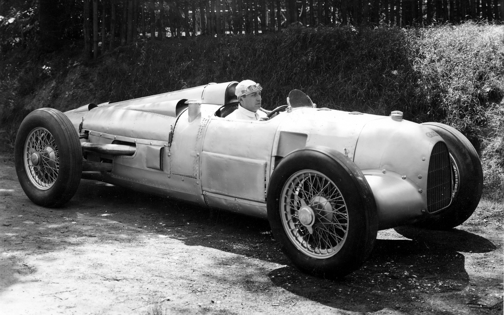 Старинный гоночный автомобиль обои