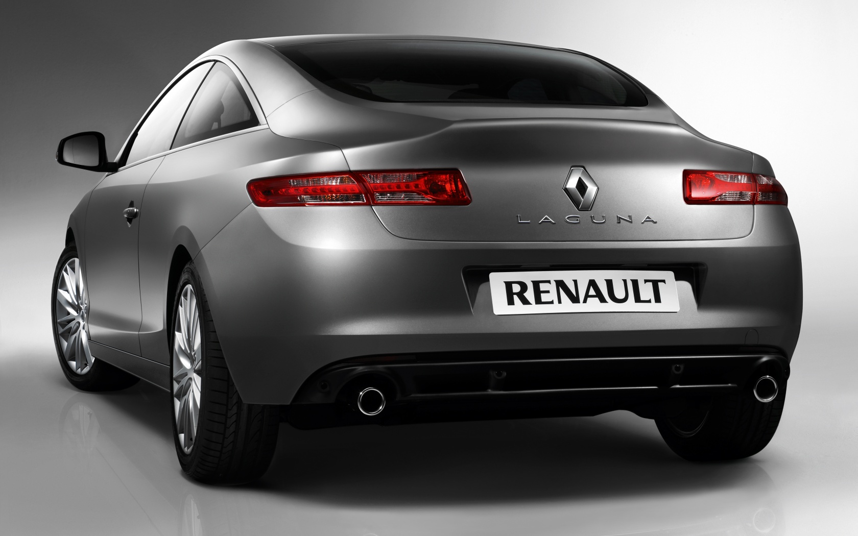 Зад Рено Лагуна обои