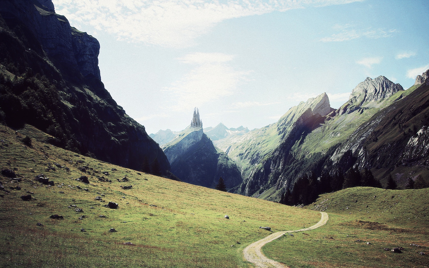 Храм в горах обои