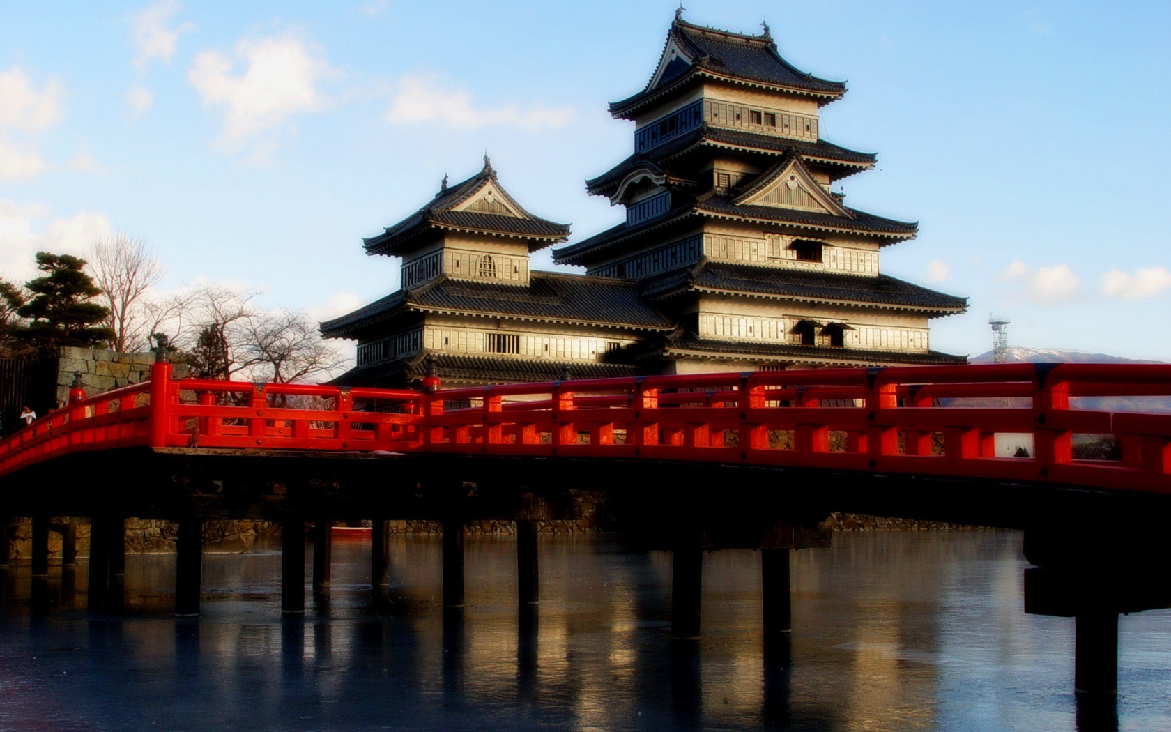 Дом на берегу обои