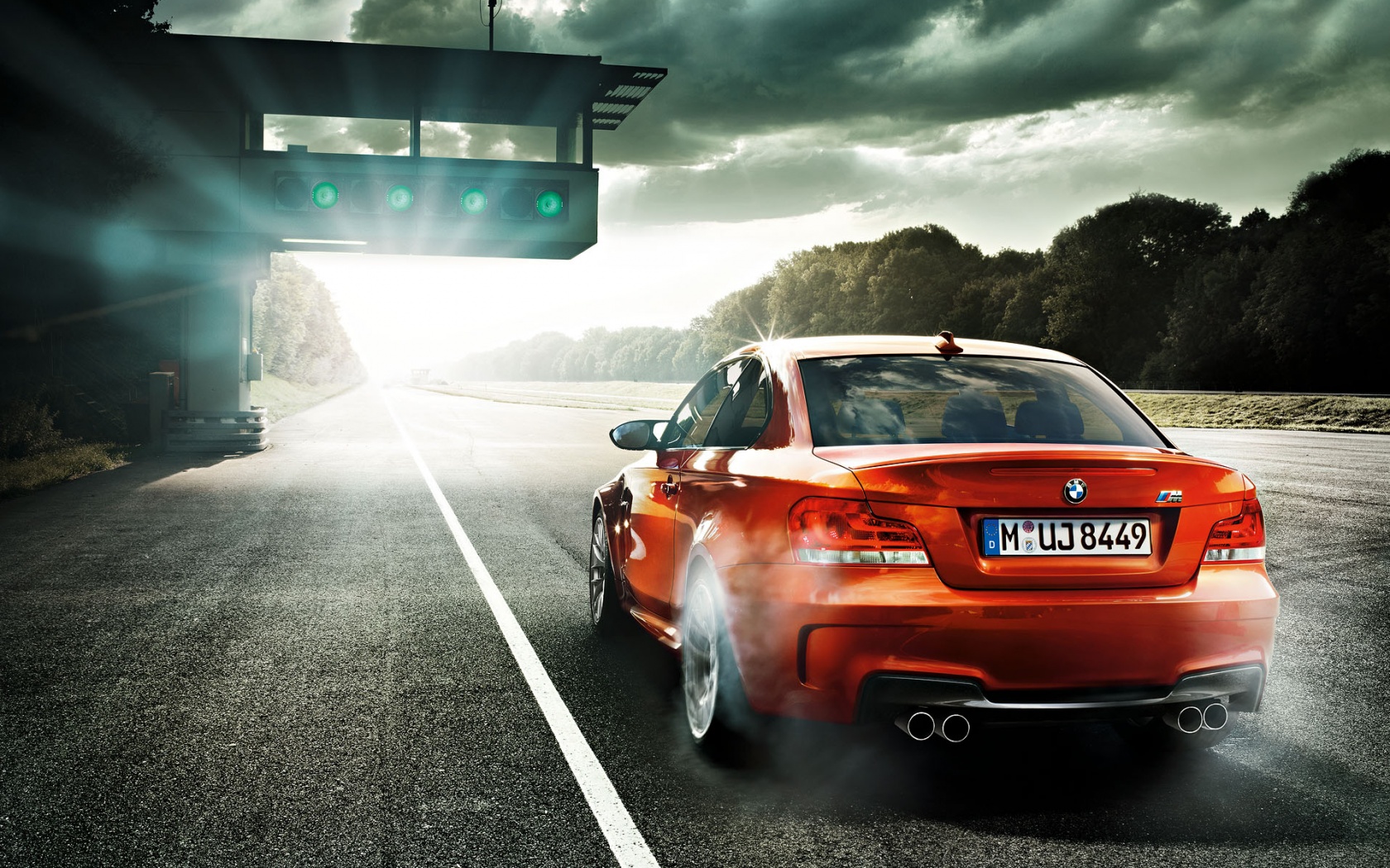 Оранжевый BMW серии M обои
