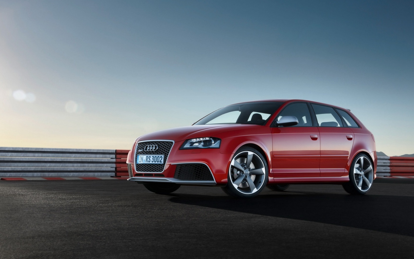 Фотосессия Audi RS3 на треке обои