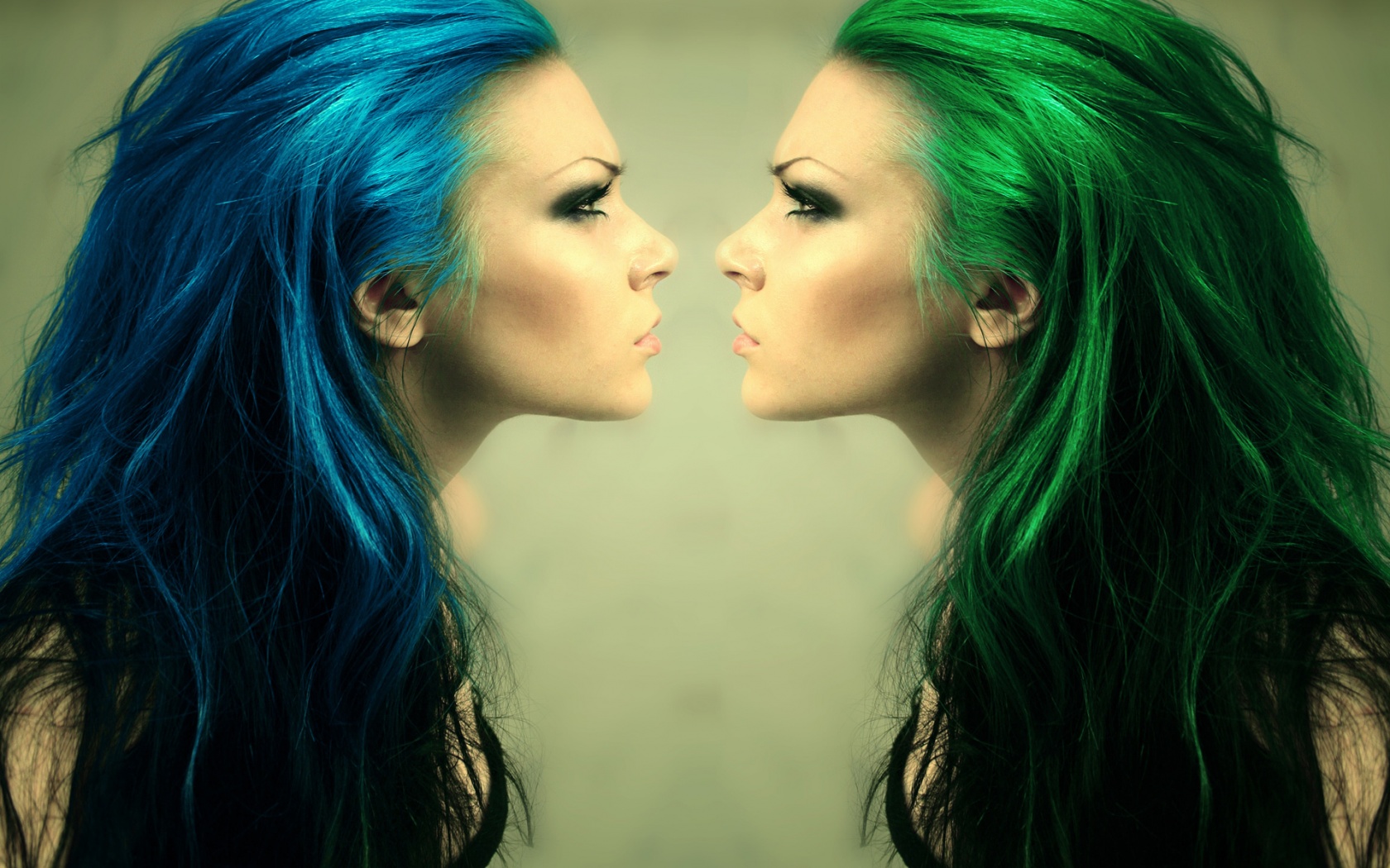 Противостояние цвета обои