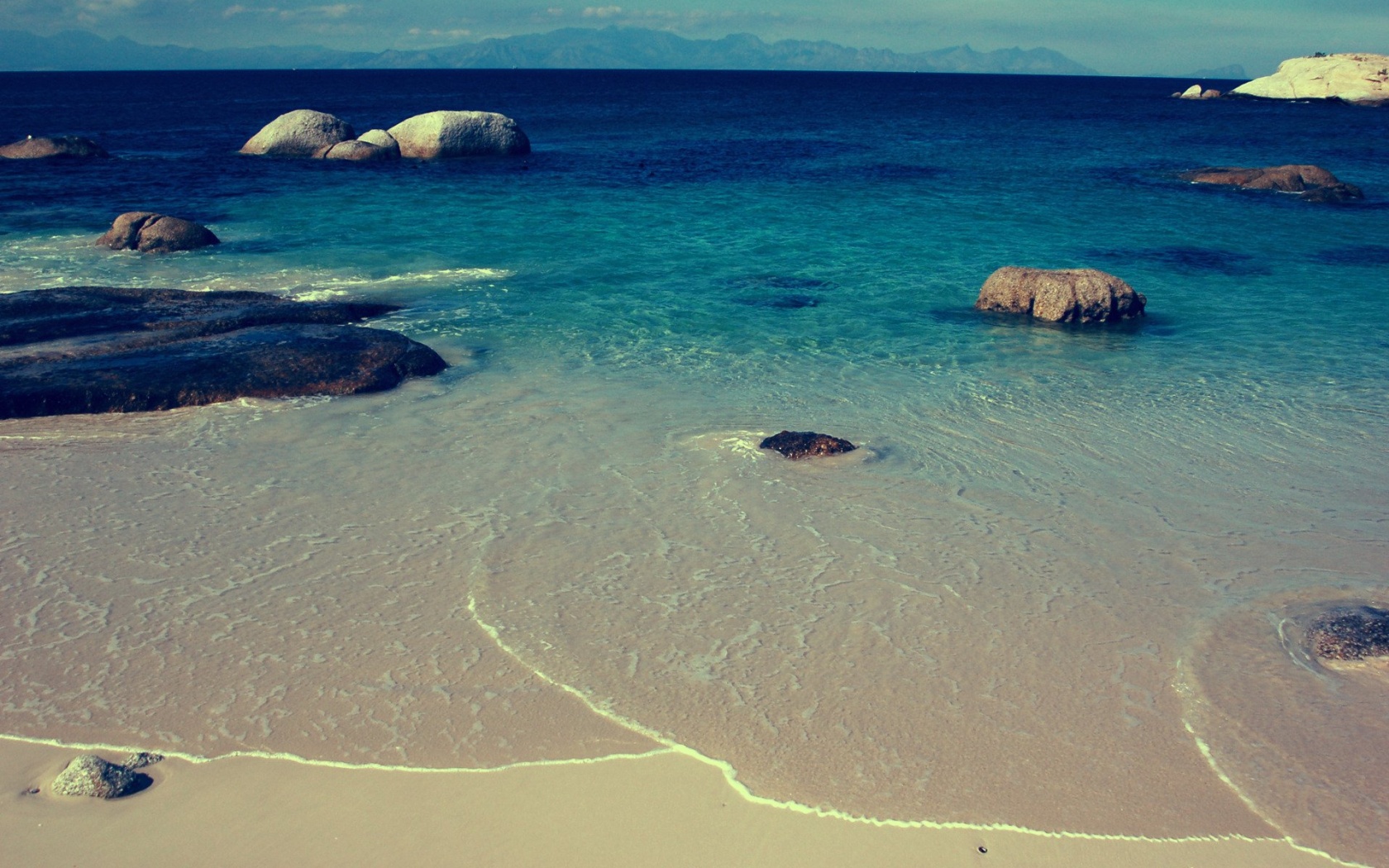 Каменистое побережье обои